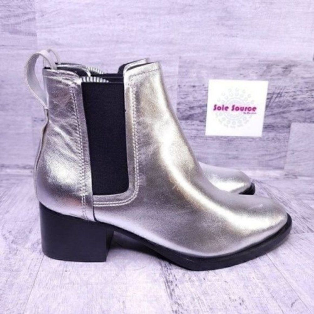 Rag & Bone Walker Leather Slip on Chelsea Ankle Boot Silver sz 35 Women's sz 5